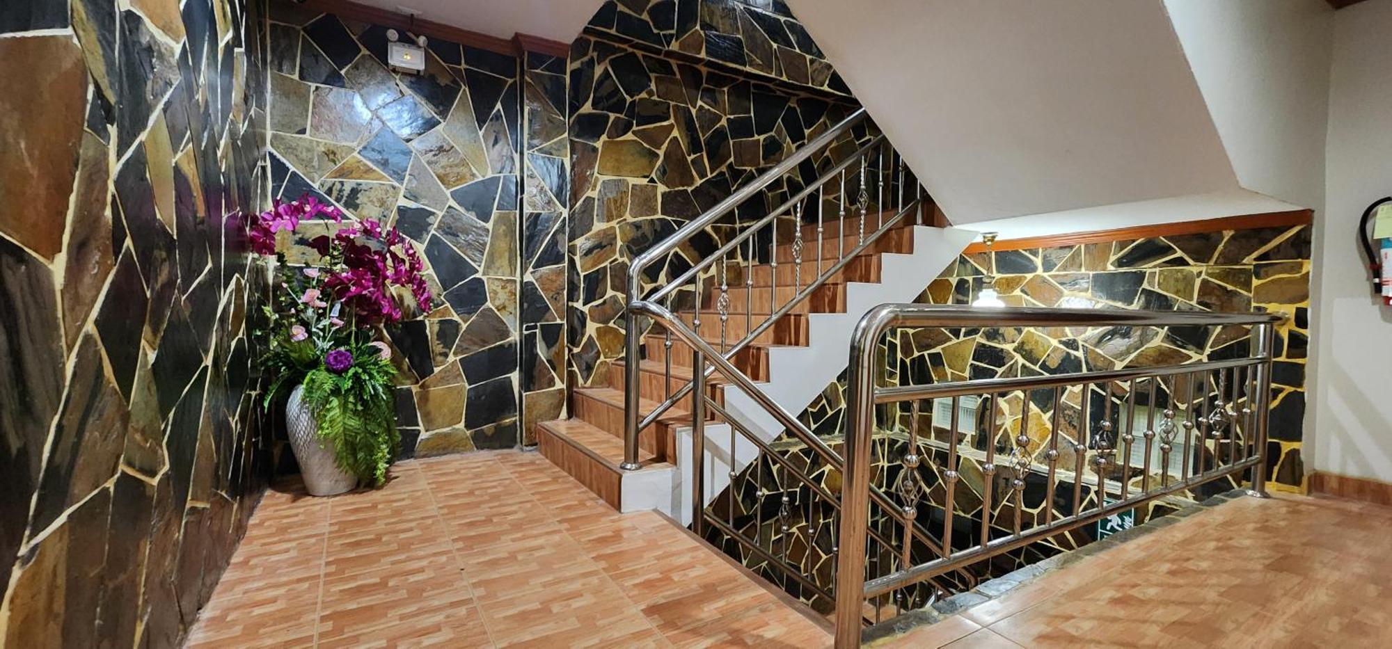 Arya Suites Patong Beach Екстериор снимка
