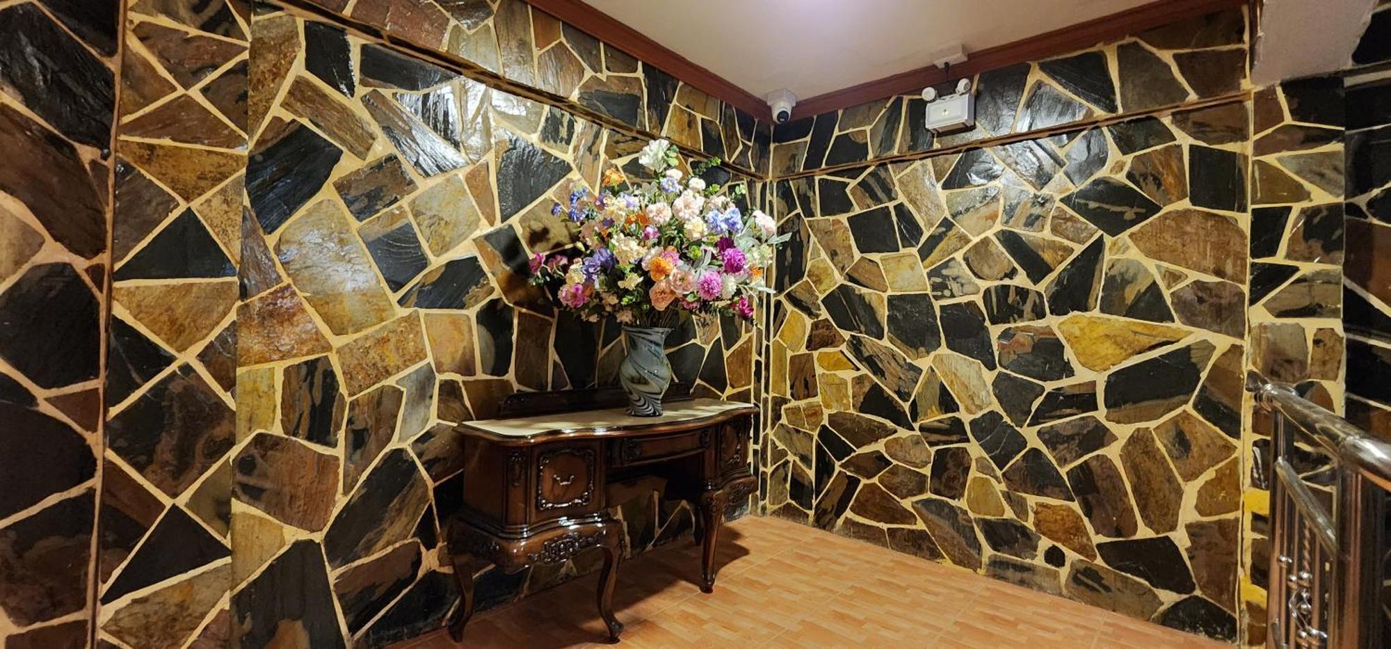 Arya Suites Patong Beach Екстериор снимка
