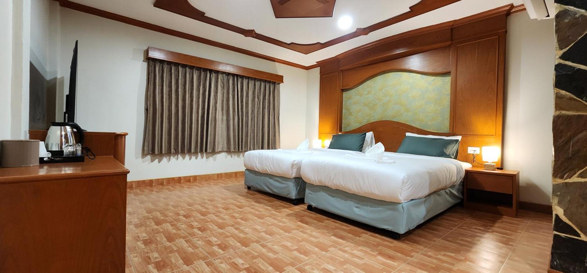 Arya Suites Patong Beach Екстериор снимка