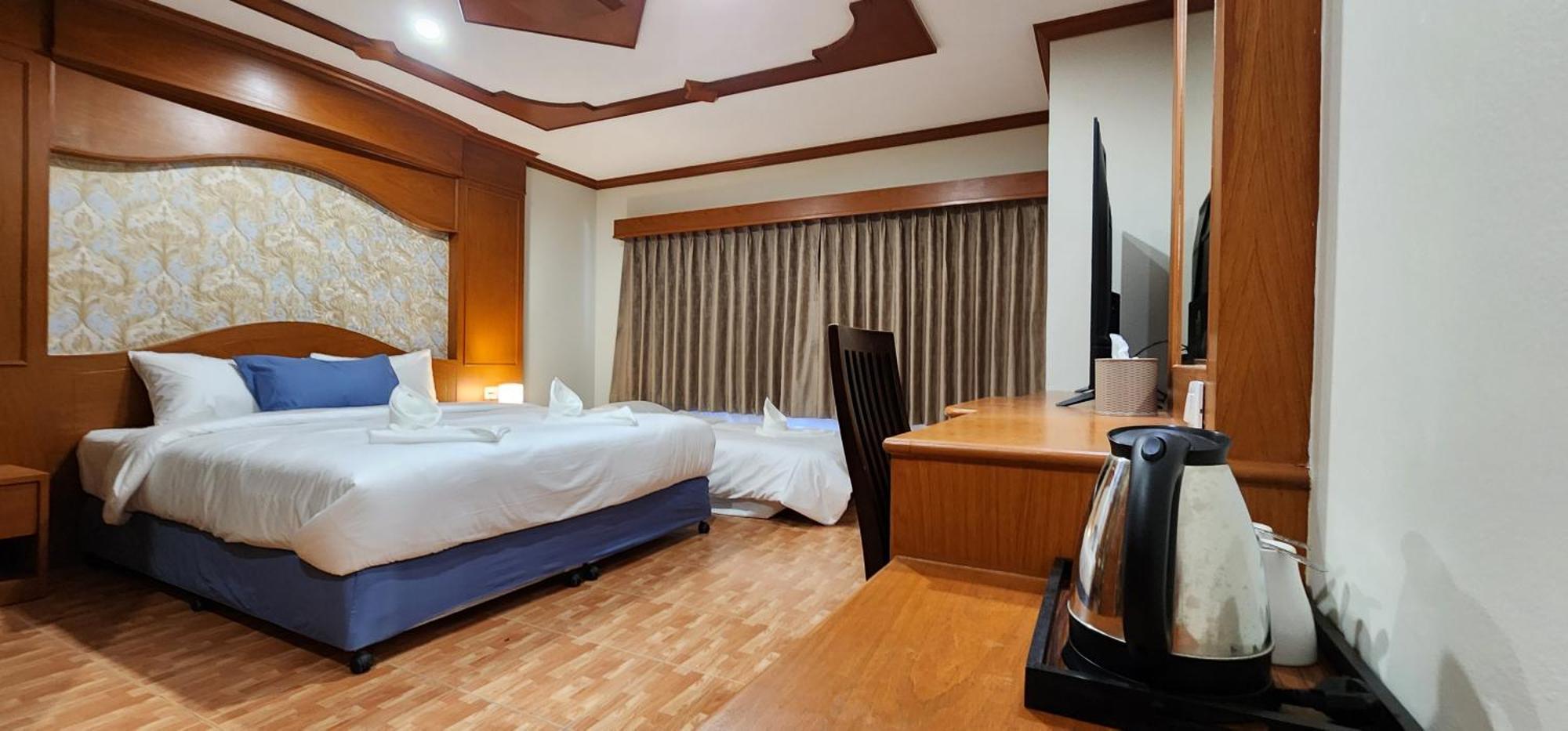 Arya Suites Patong Beach Екстериор снимка