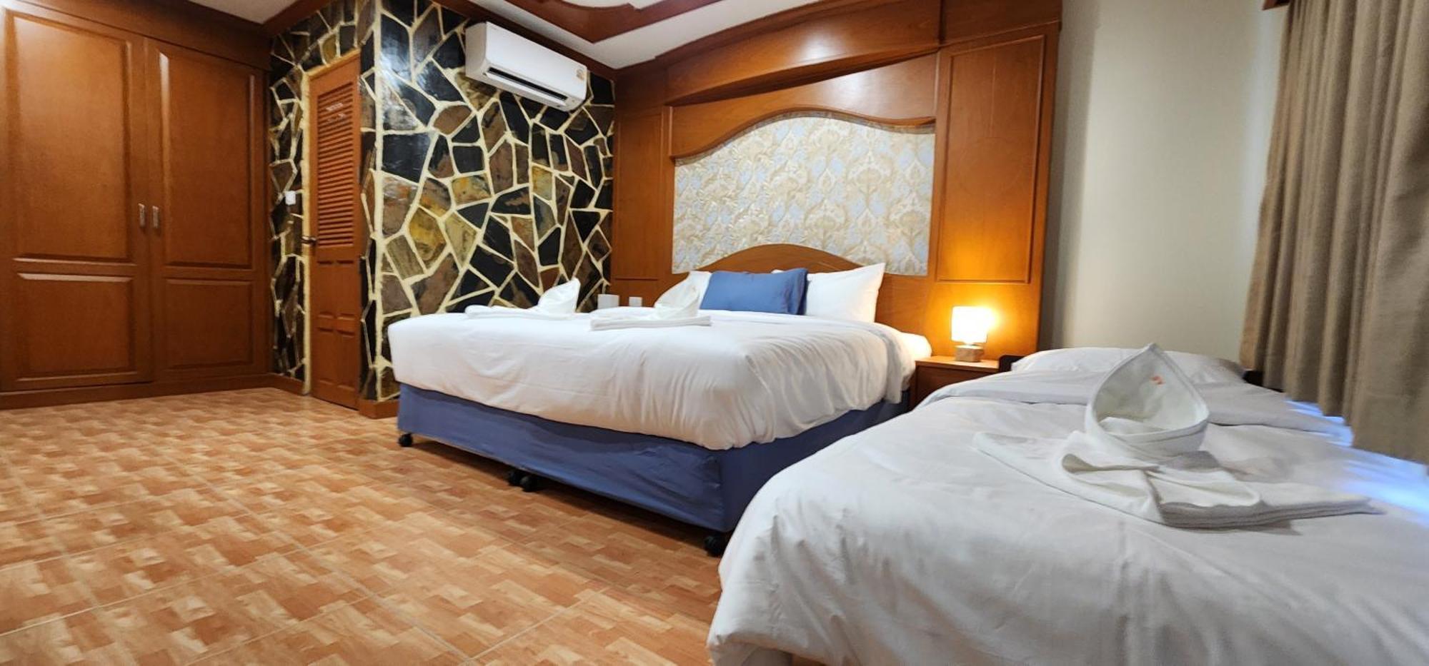 Arya Suites Patong Beach Екстериор снимка
