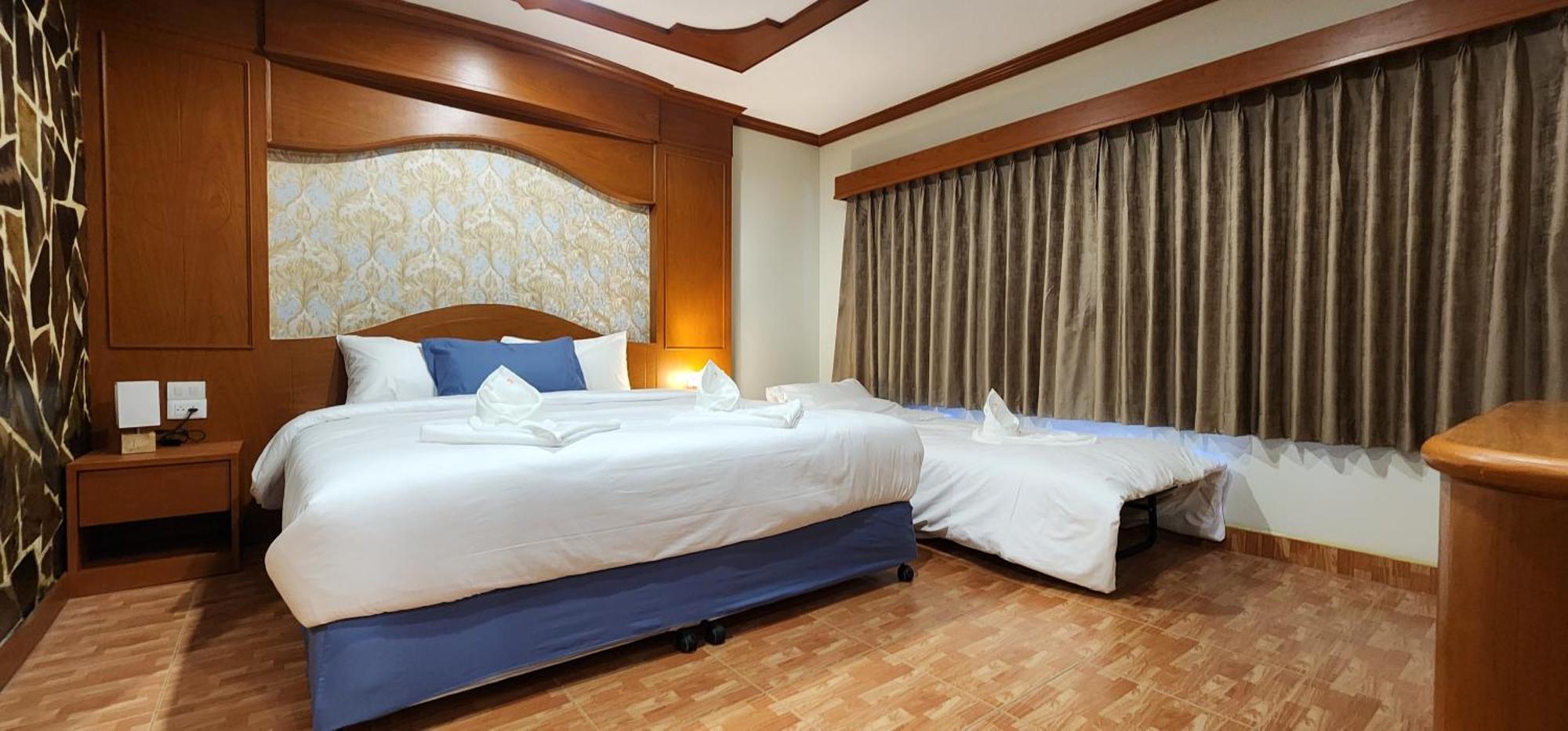 Arya Suites Patong Beach Екстериор снимка