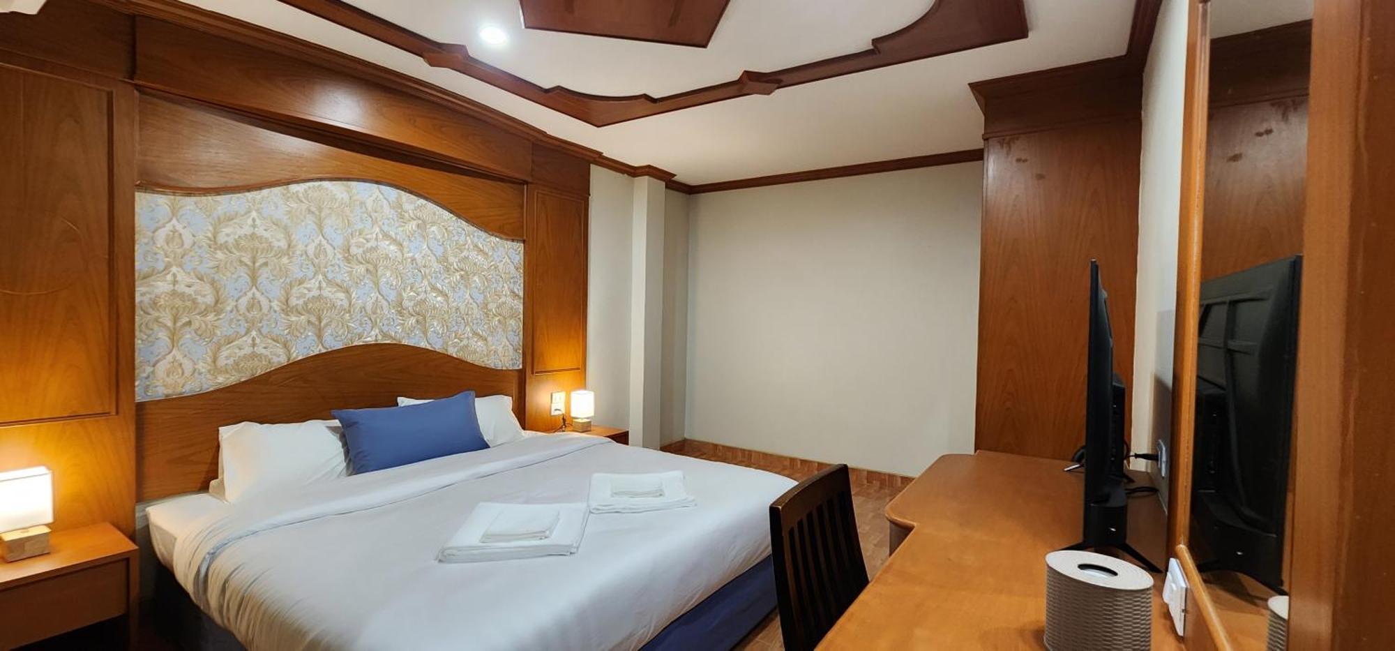 Arya Suites Patong Beach Екстериор снимка